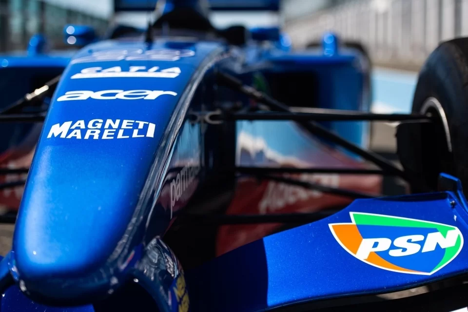 Praktikum-steuerung F1-PERFORMANCE – 20 min FR (X2) + runden F1 – Rennstrecke von Magny-Cours Grand-Prix