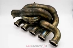 Echappement côté droit / Complete exhaust of a V10 engine